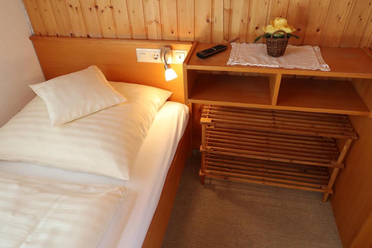 Hoehenpension Glashuette Bed&Breakfast Fruehstueckspension Hotel Garni Бондорф  Экстерьер фото